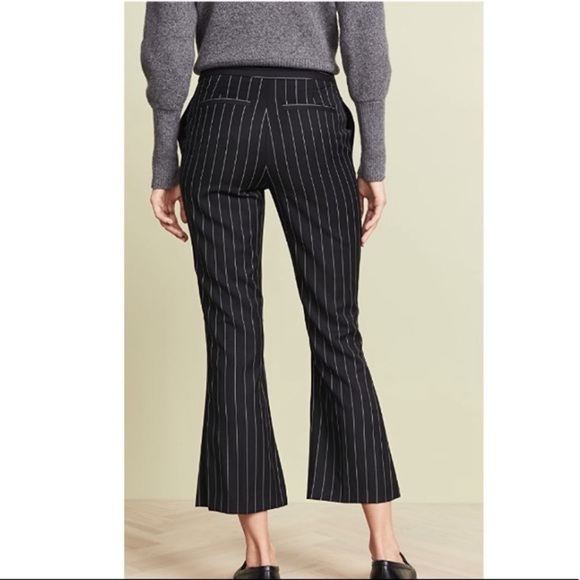 FRAME Pleated Crop Pants - Picture 2 of 7